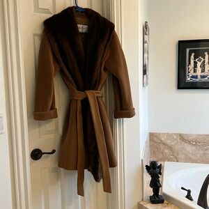 MAXMARA- made in Italy 🇮🇹 authentic mink and cashmere car coat